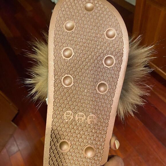 Cozy Faux Fur Women's Slippers - Brown - Picture 3 of 5